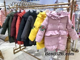世紀藍都 兒童服裝一手貨源批發，當季新款棉服廠家直銷